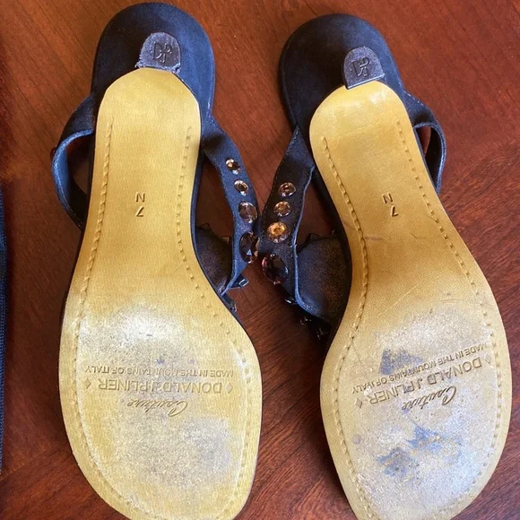 DONALD J PLINER Couture. Exquisitely Unique jeweled heeled sandals. Size 7N - Picture 4 of 5